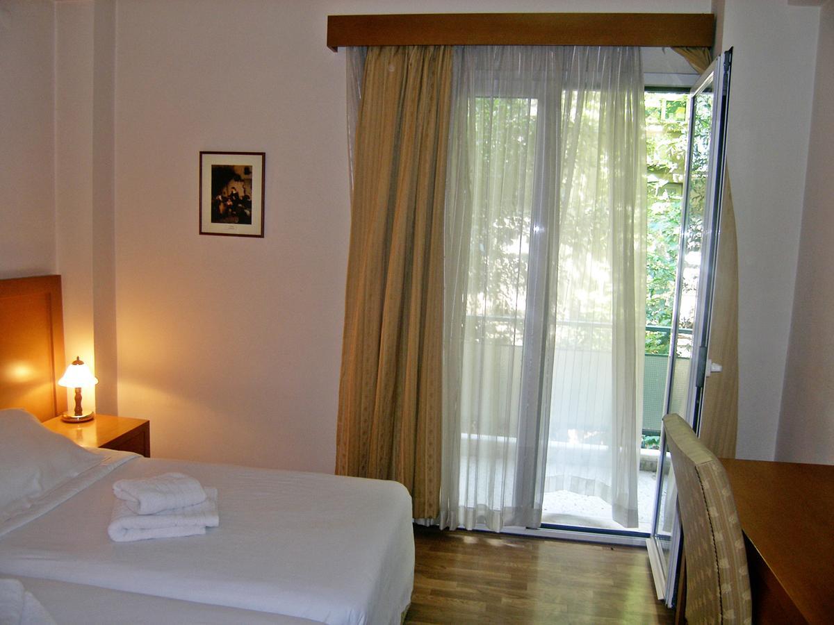 Theoxenia Hotel Athens Exterior photo